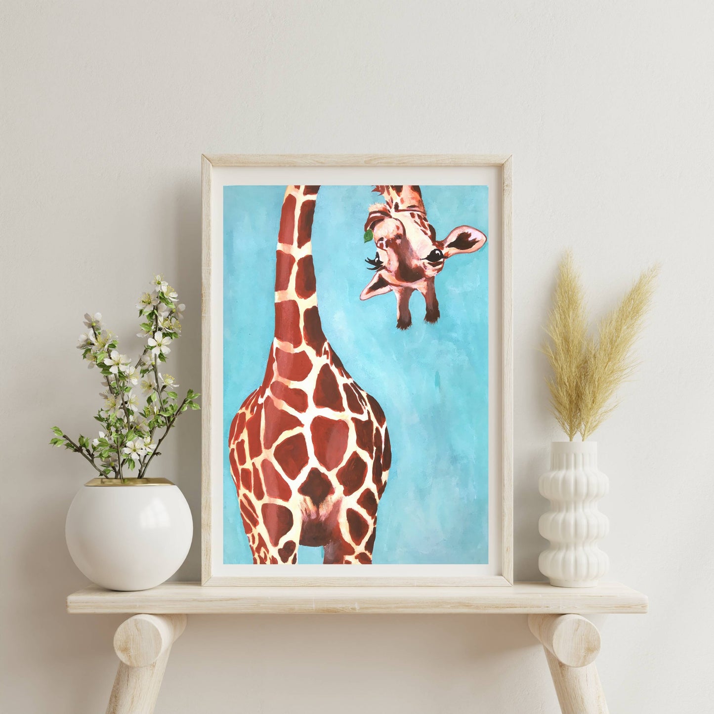GIRAFFE WITH GREEN LEAVE | PRINT