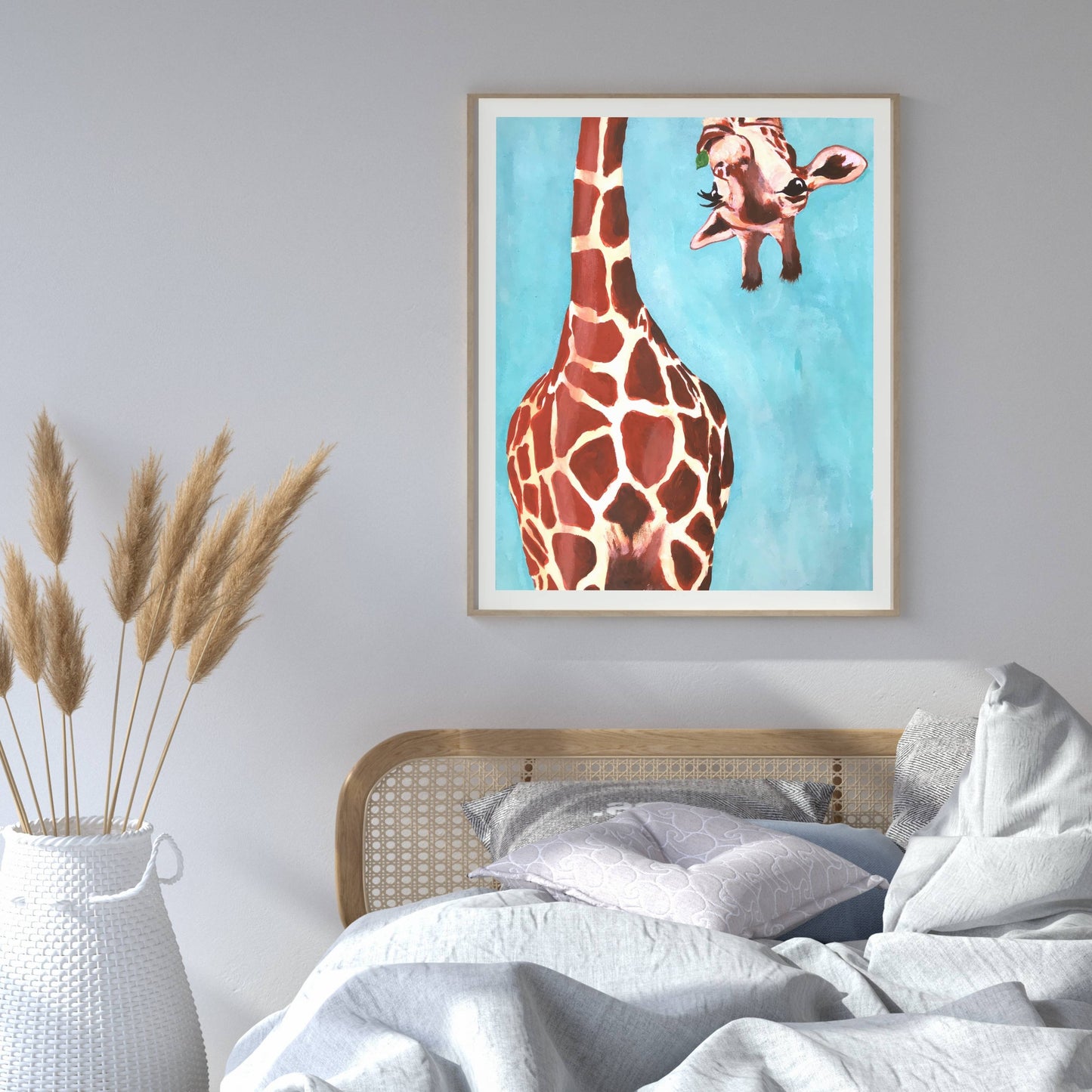 GIRAFFE WITH GREEN LEAVE | PRINT